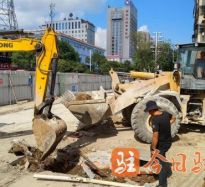 啊啊啊操av高温下的坚守｜道路建设者用汗水铺就畅通路